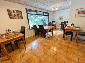 Photo 1- click for photo gallery